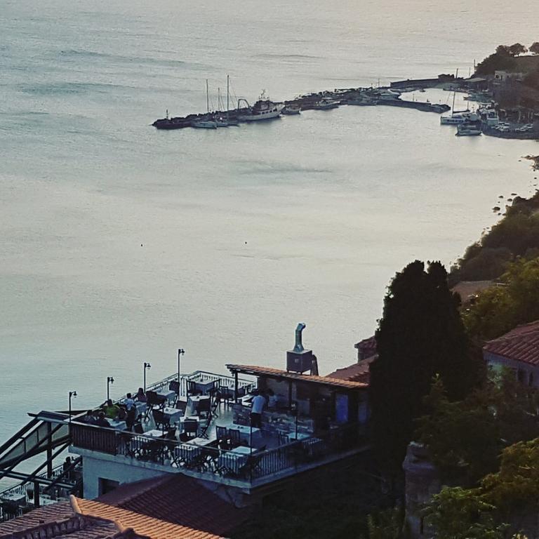 Villa Molivos Views Mythimna Exterior photo